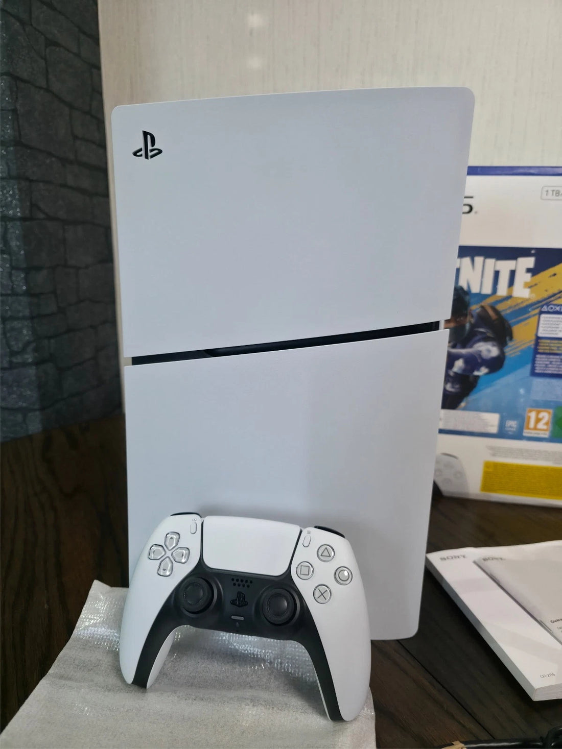 Pack Sony PlayStation 5 Slim 1 To Édition Disque PS5 Fortnite Blooming Chaos - Occasion Très Bon État