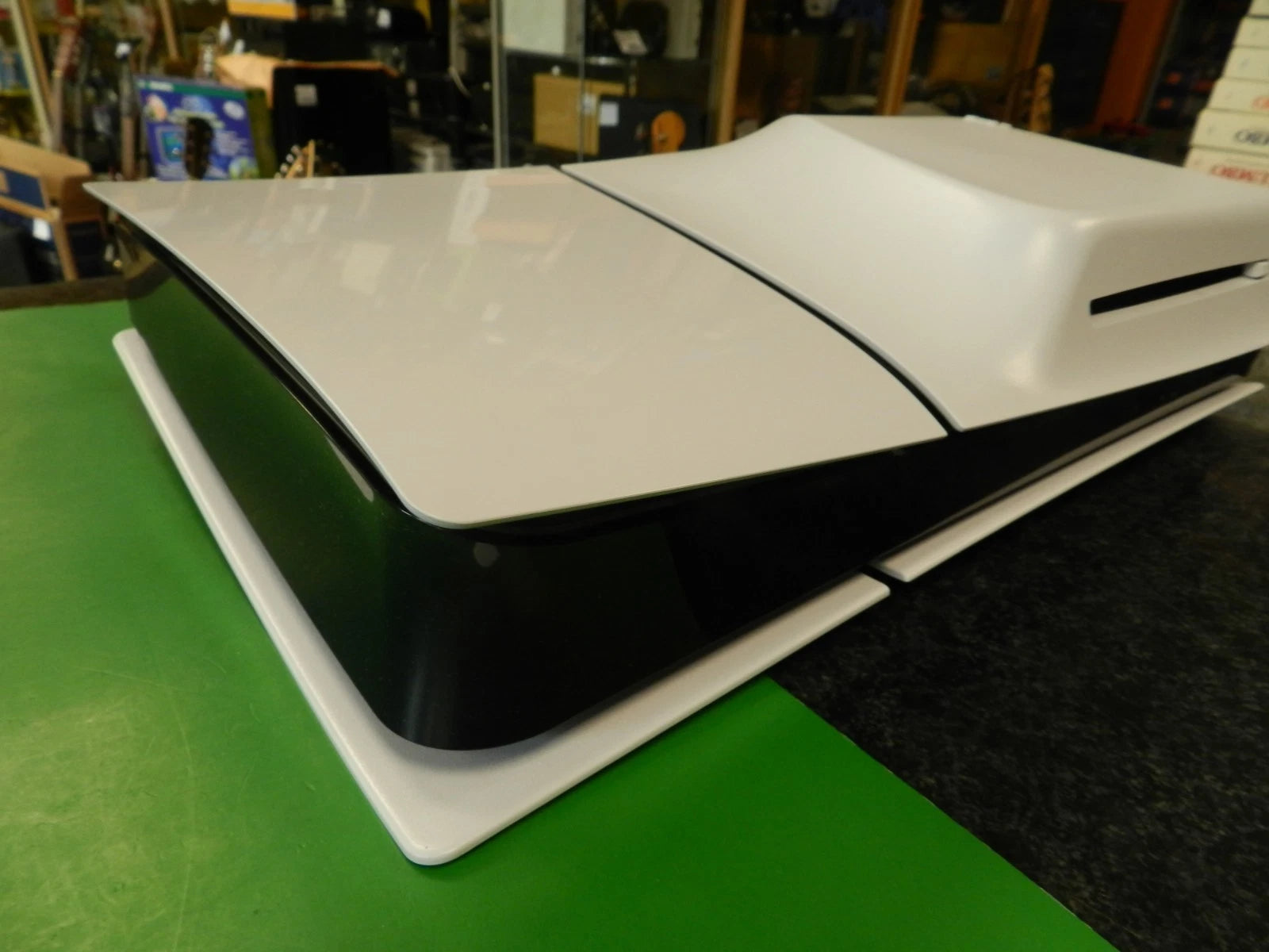 Sony PlayStation 5 Slim 1 To Édition Disque Blanche (CFI-2016) avec Manette DualSense – Occasion Très Bon État